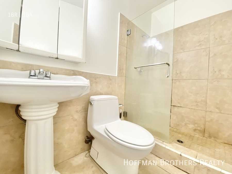 756 S Carondelet St #105 - Photo 6 of 10