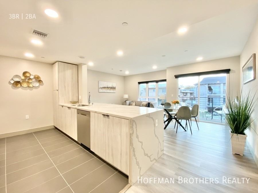 1530 Brockton Ave #309 - Photo 3 of 17