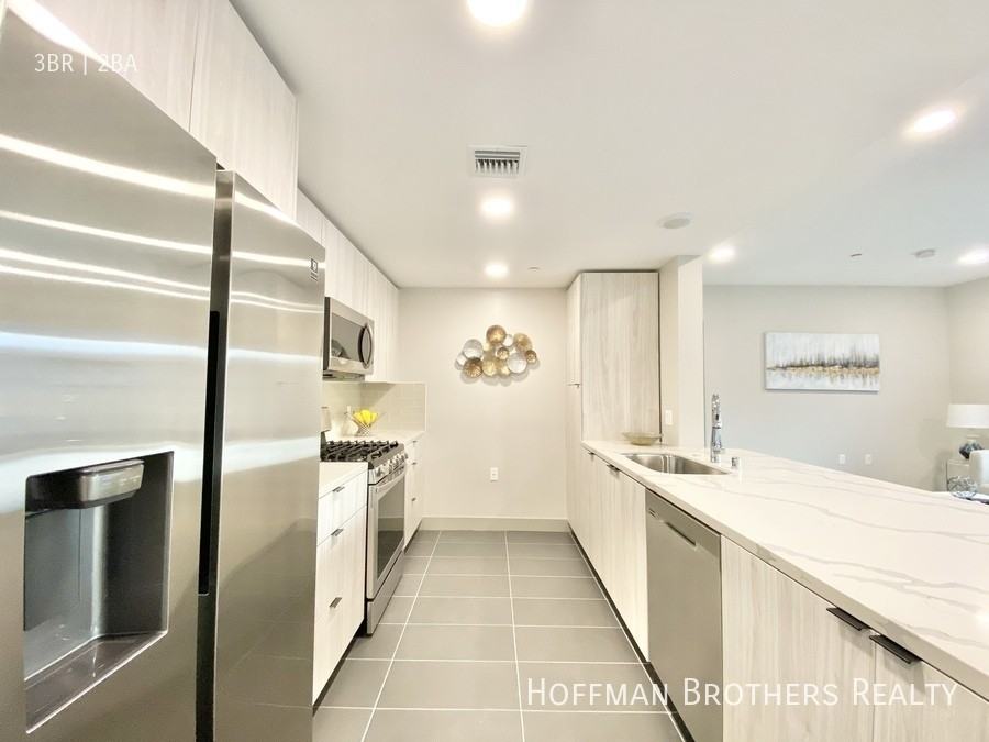 1530 Brockton Ave #309 - Photo 5 of 17