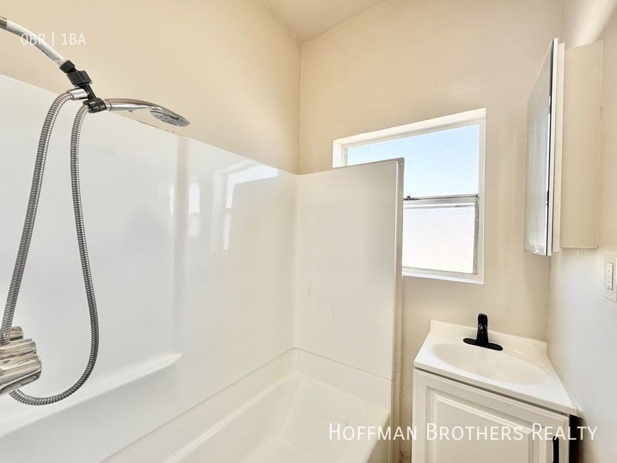 1318 S Pacific Ave #15 - Photo 5 of 7