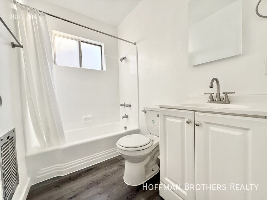 1819 S Oxford Ave #9 - Photo 6 of 8