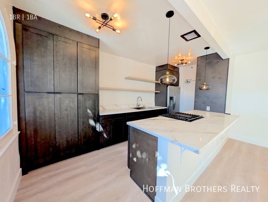 300 N Bonnie Brae St #103 - Photo 2 of 8