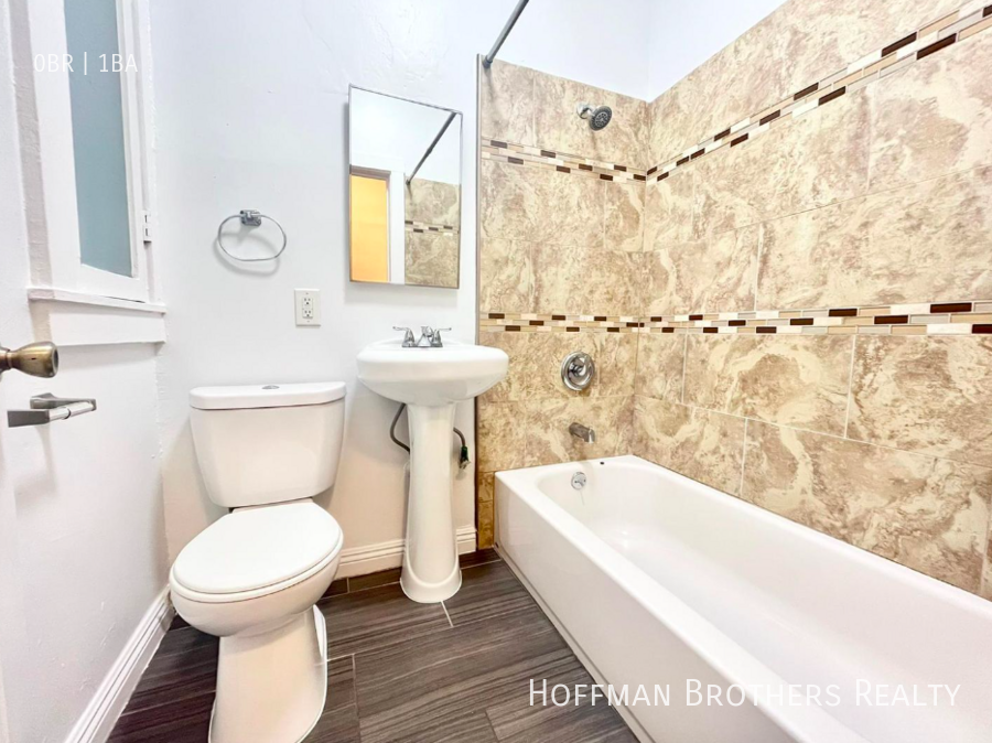 2749 San Marino St #21 - Photo 3 of 4