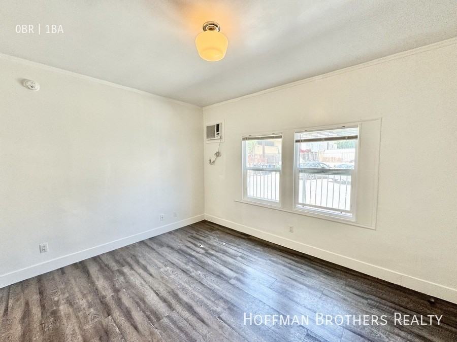 859 S New Hampshire Ave #108 - Photo 2 of 9