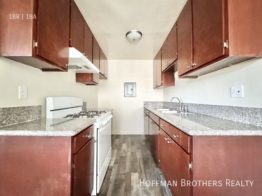 20334 Saticoy St #37 - Photo 3 of 12