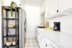 featured image of 5419 Harold Way #5