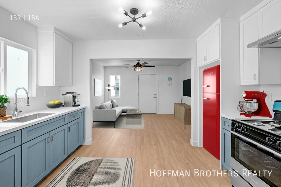 5926 S Hoover St #3-4 - Photo 3 of 6