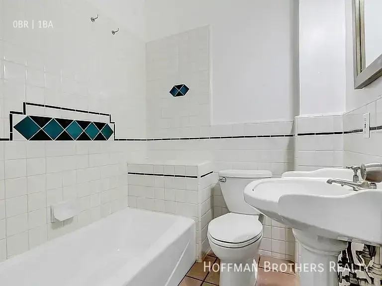 630 S Kenmore Ave #307 - Photo 3 of 3