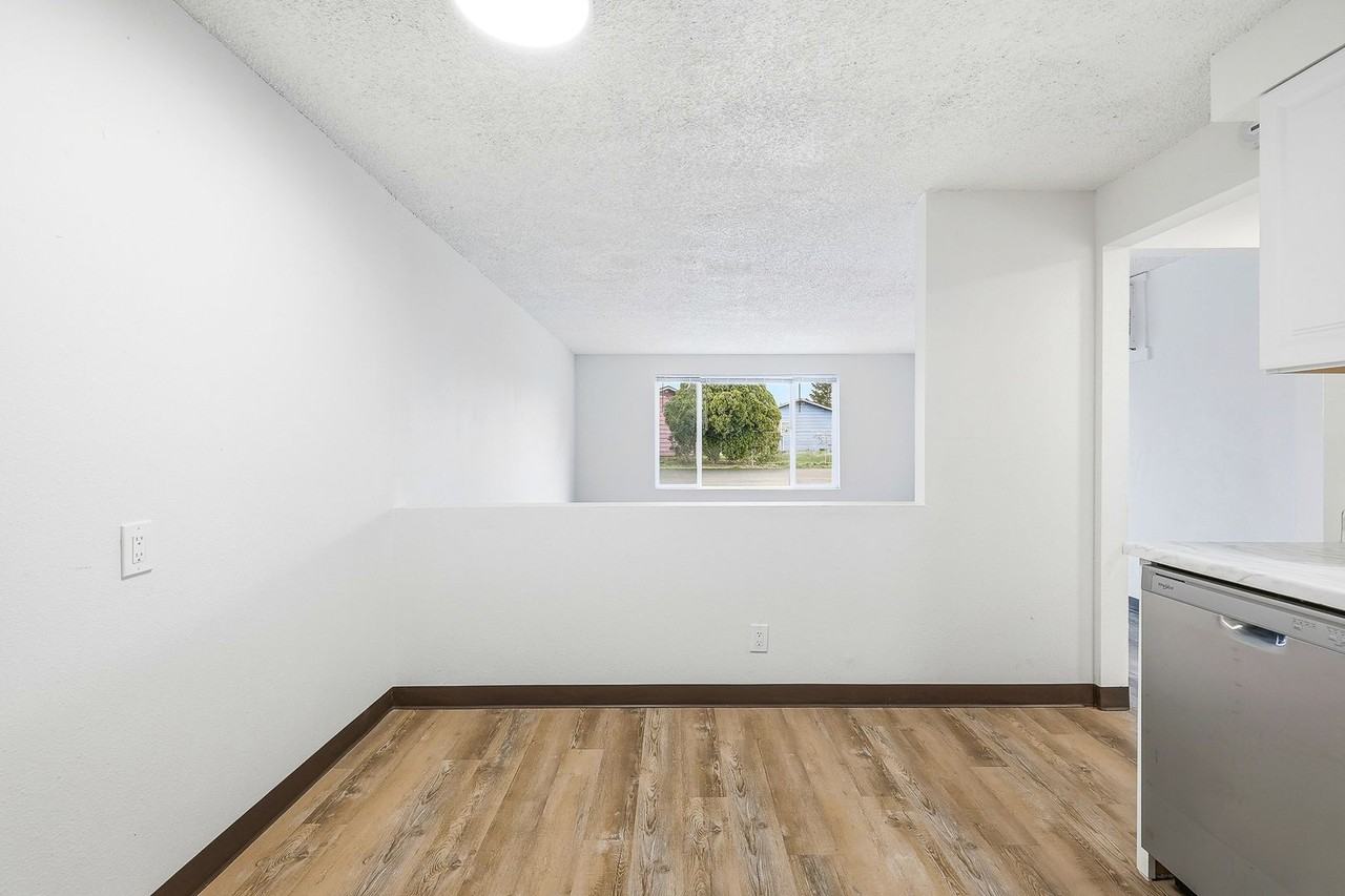 1 Month Free Rent Move In Special! Under New Management! - Photo 3 of 31