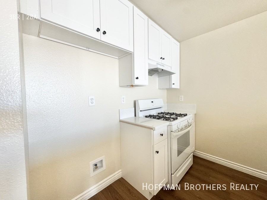 9233 Van Nuys Blvd #118 - Photo 3 of 11