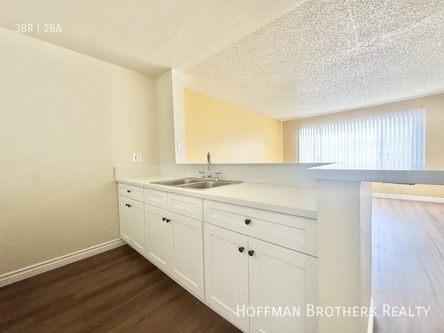 9233 Van Nuys Blvd #118 - Photo 6 of 11