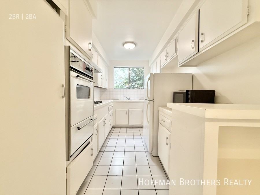 1036 N Crescent Heights Blvd #4