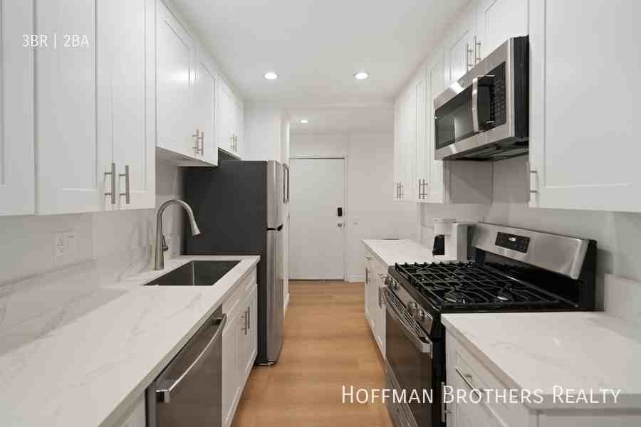 7441 Hazeltine Ave #201 - Photo 2 of 24