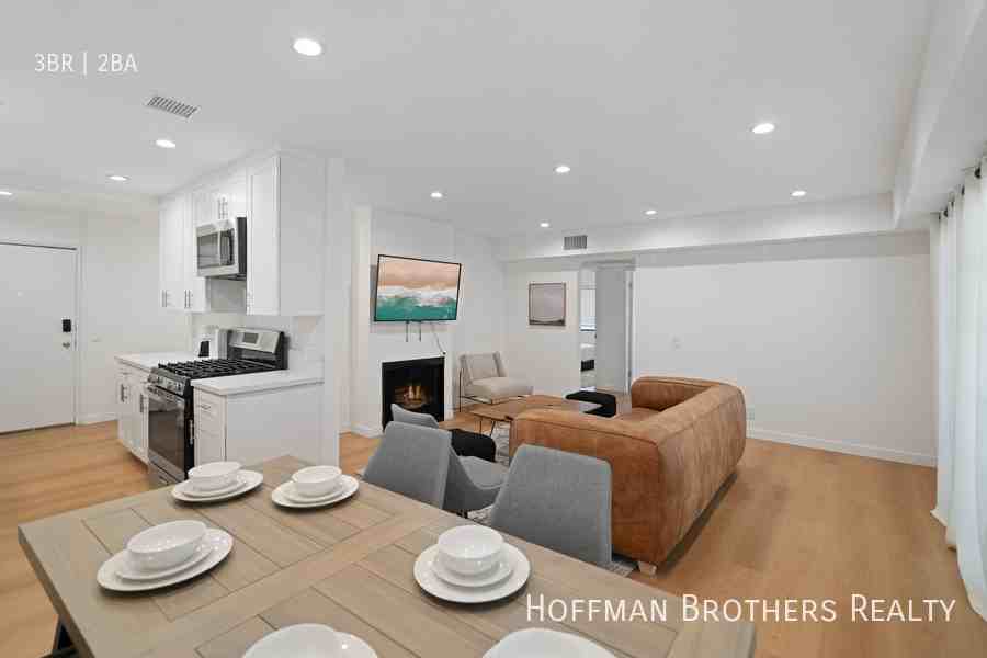 7441 Hazeltine Ave #201 - Photo 3 of 24