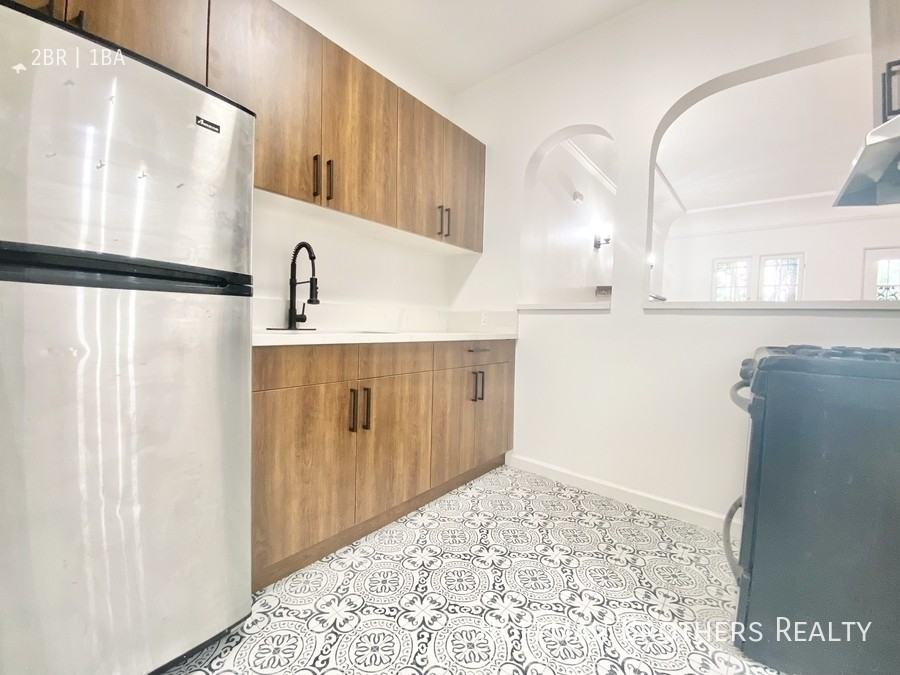 641 N Spaulding Ave #1-4 - Photo 3 of 14