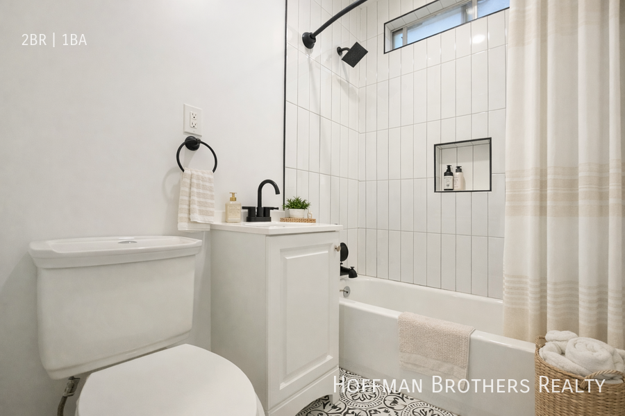 641 N Spaulding Ave #1-4 - Photo 4 of 14