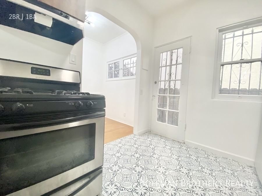 641 N Spaulding Ave #1-4 - Photo 5 of 14