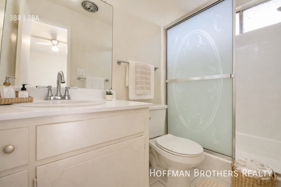 1036 S Wooster St #5 - Photo 6 of 9