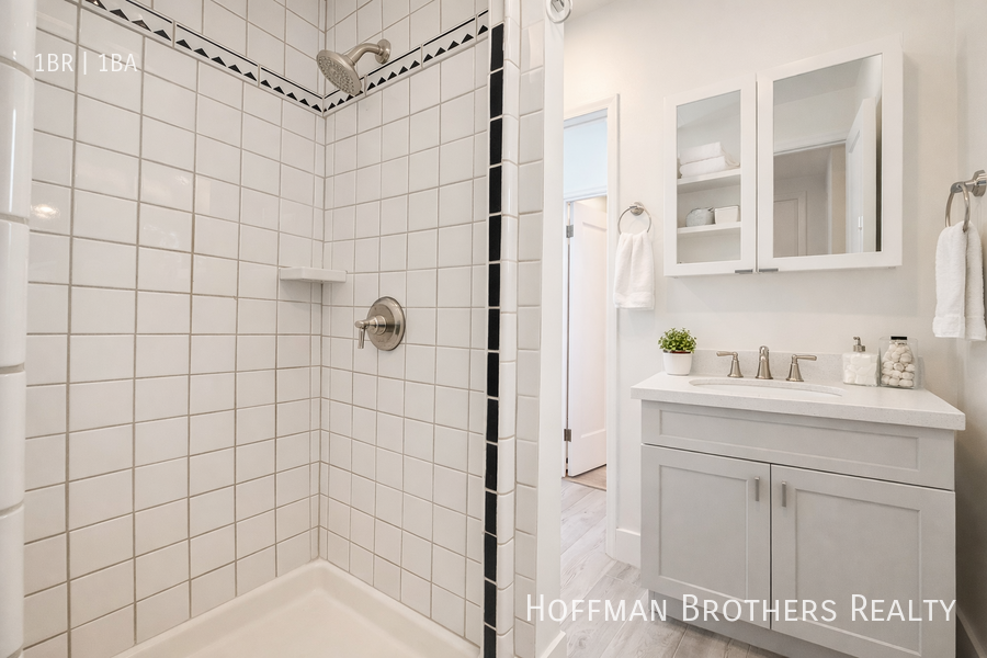 6631 Fountain Ave - Photo 4 of 6