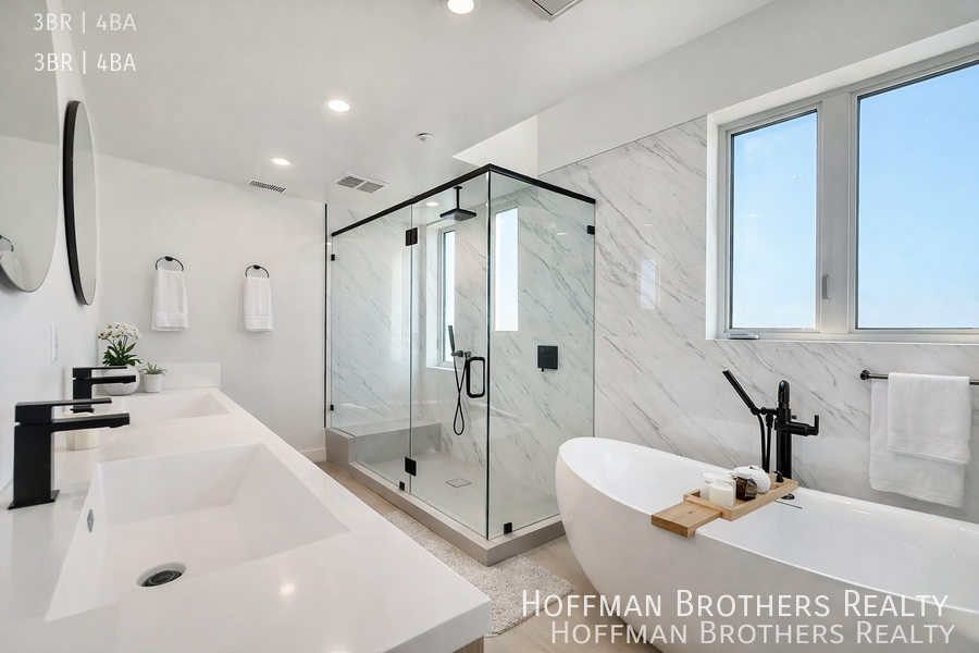 1900 20th St #C - Photo 4 of 12