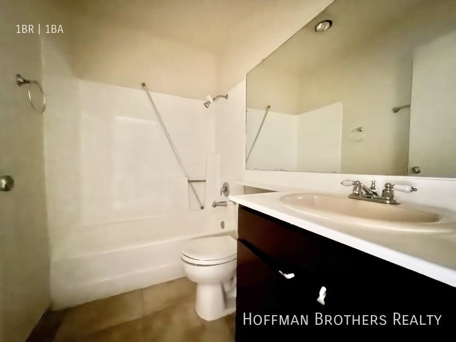 8900 Burnet Ave #123 - Photo 6 of 6