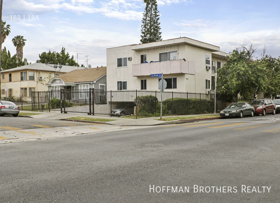 1220 N Van Ness Ave #7 - Photo 5 of 5