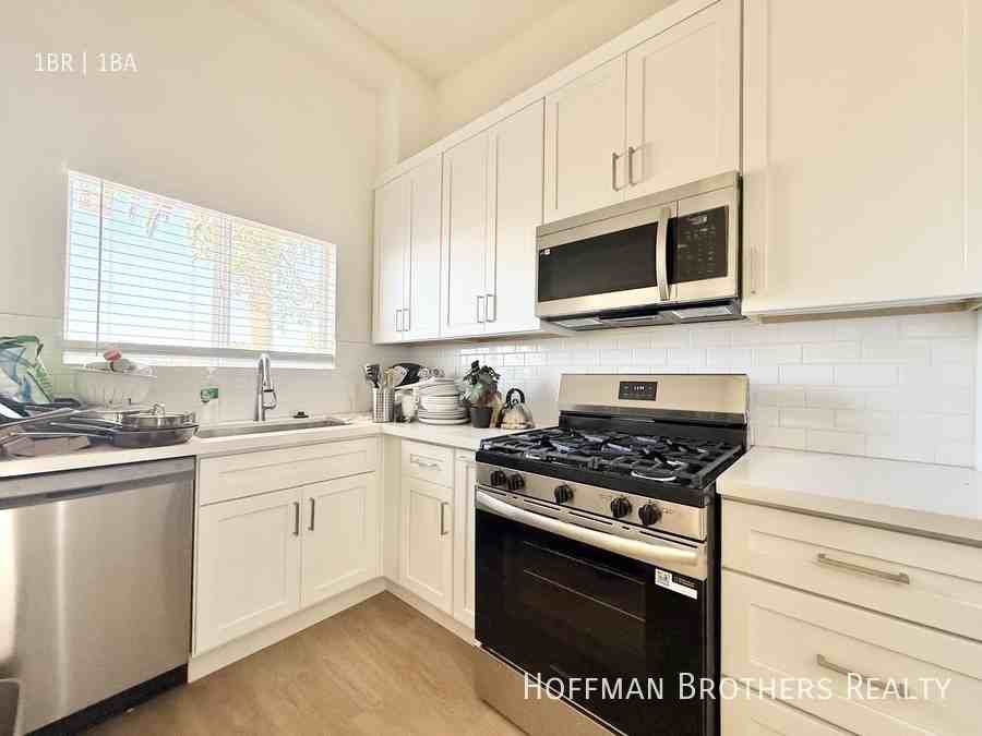 1467 Fairbanks Pl - Photo 3 of 7