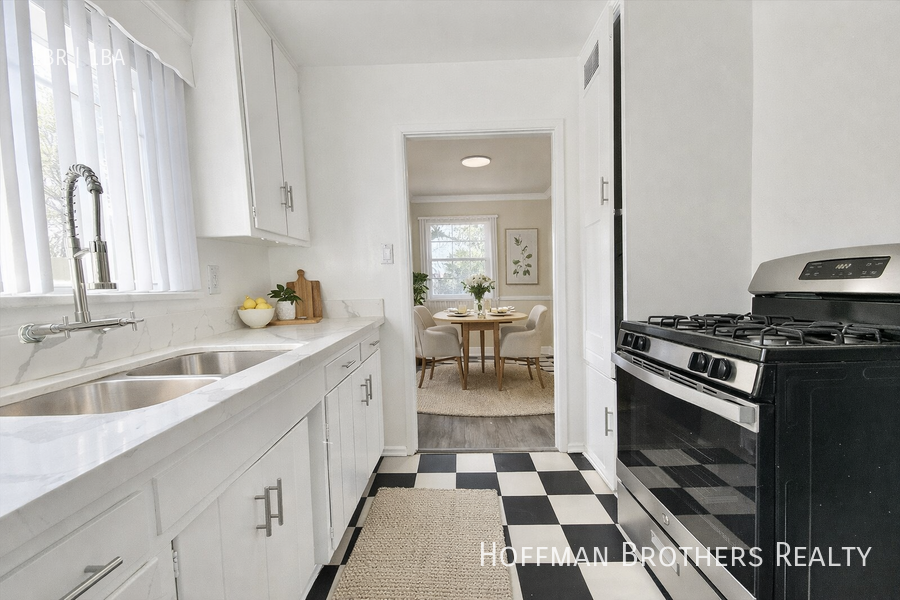 5318 Radford Ave #5 - Photo 3 of 5