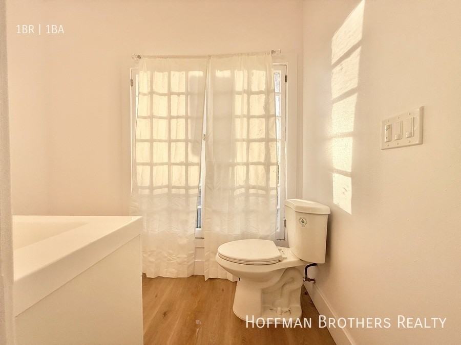 1182 1/2 N Edgemont St - Photo 4 of 4