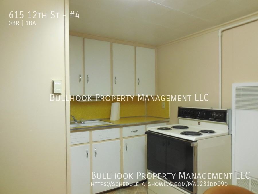 615 12th St #4 - Photo 5 of 9