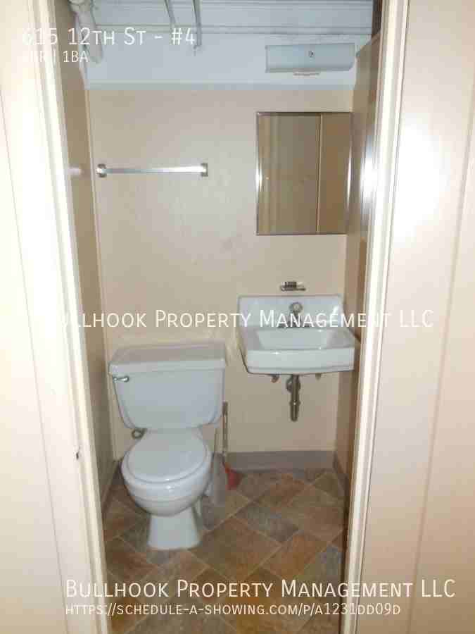 615 12th St #4 - Photo 6 of 9