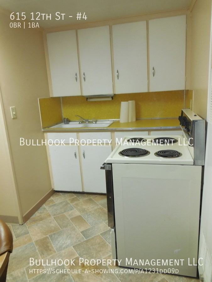 615 12th St #4 - Photo 7 of 9