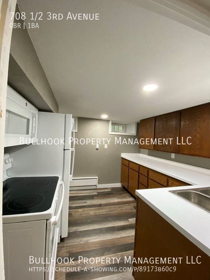 708 1/2 3rd Ave - Photo 3 of 21