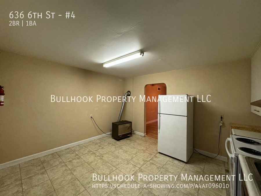 636 6th St #4 - Photo 3 of 9