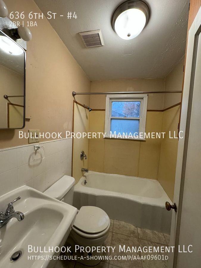 636 6th St #4 - Photo 5 of 9