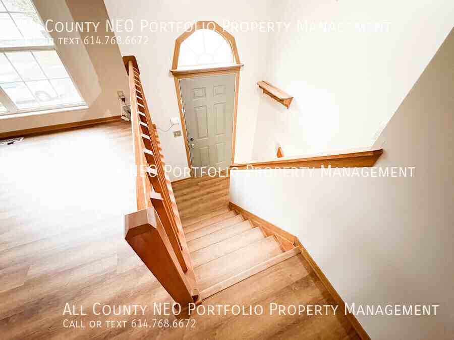 522 Warwick Ln - Photo 4 of 31