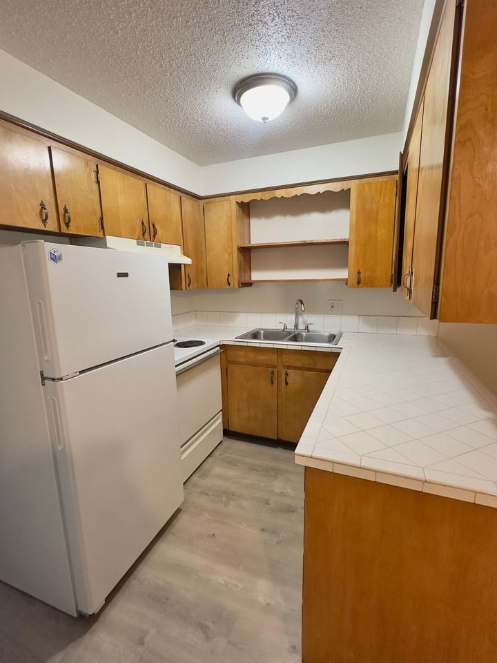 Greenwood Manor - Photo 4 of 17