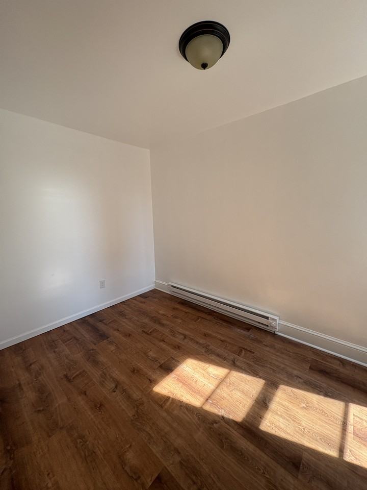 712 Vine St #2 - Photo 5 of 19