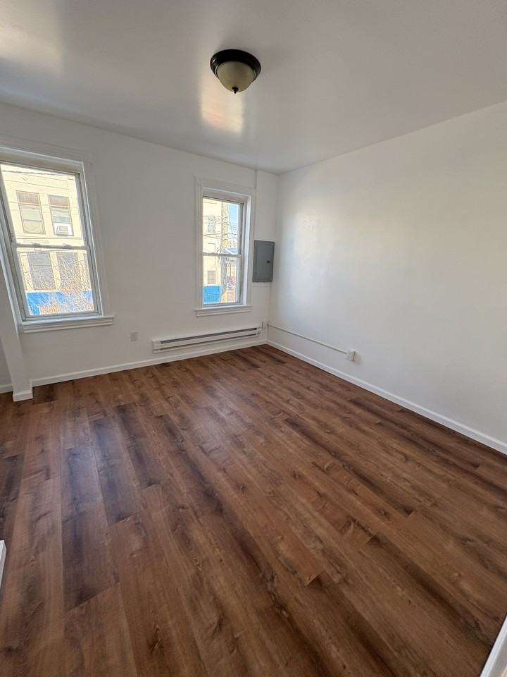 712 Vine St #2 - Photo 6 of 19