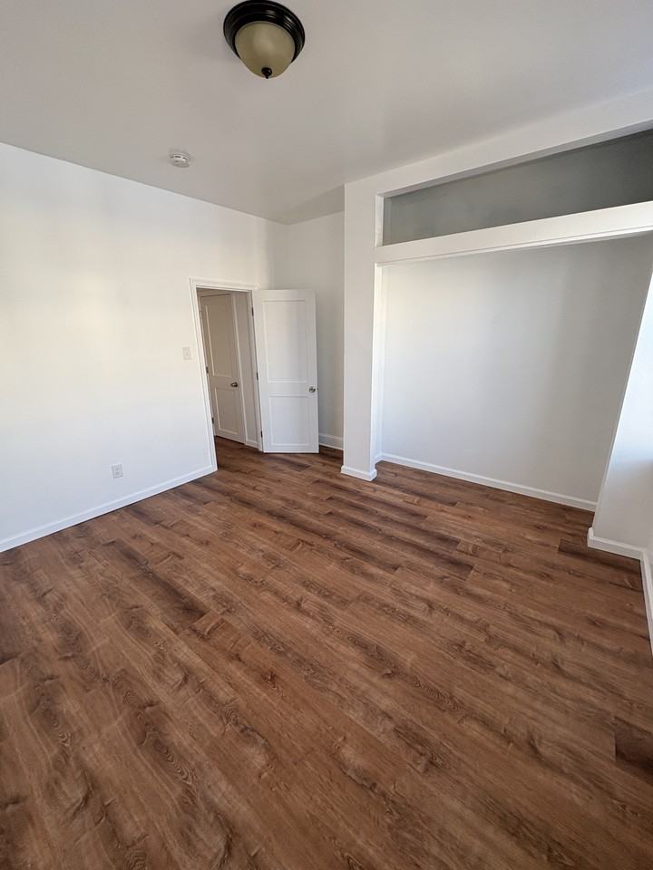 712 Vine St #2 - Photo 7 of 19