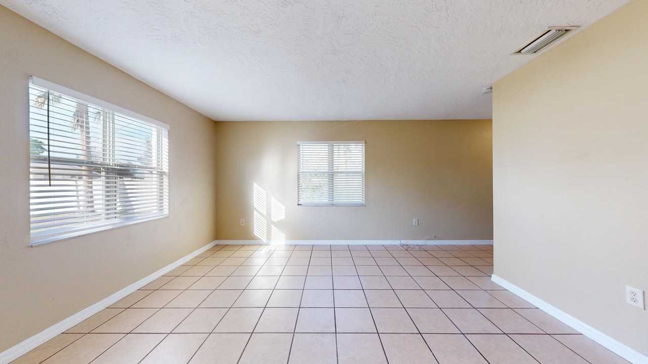 4705 27th St W #A - Photo 5 of 13