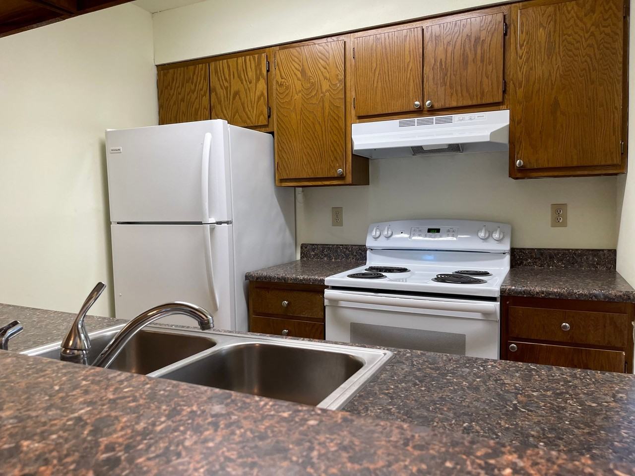 Royal Heights Apartments - Photo 2 of 29