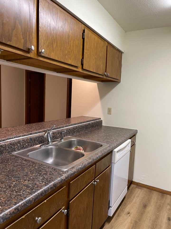 Royal Heights Apartments - Photo 6 of 29
