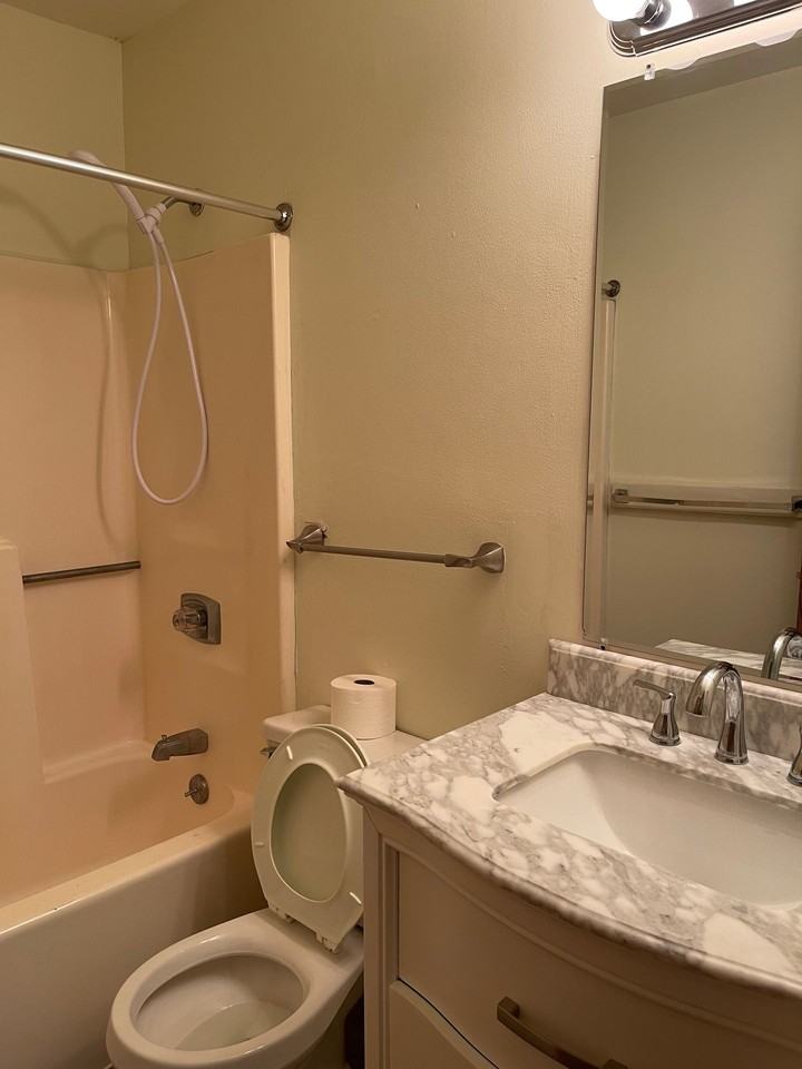 Royal Heights Apartments - Photo 7 of 29