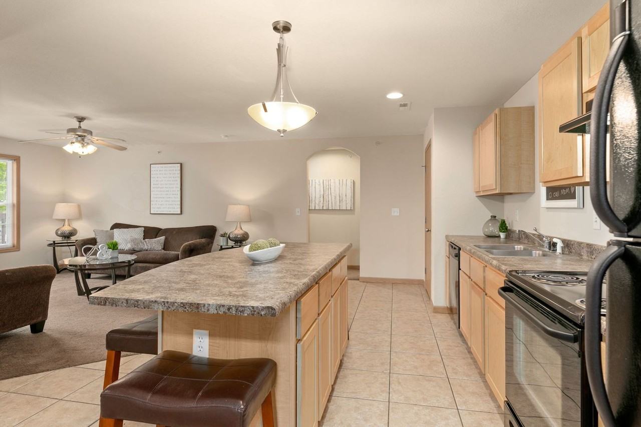 Melrose on 4th - Photo 3 of 24