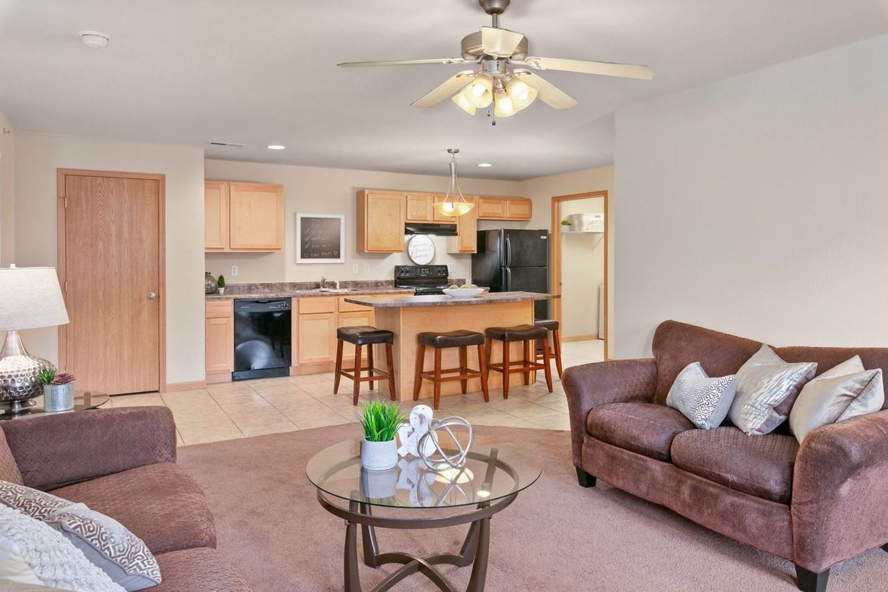 Melrose on 4th - Photo 4 of 24