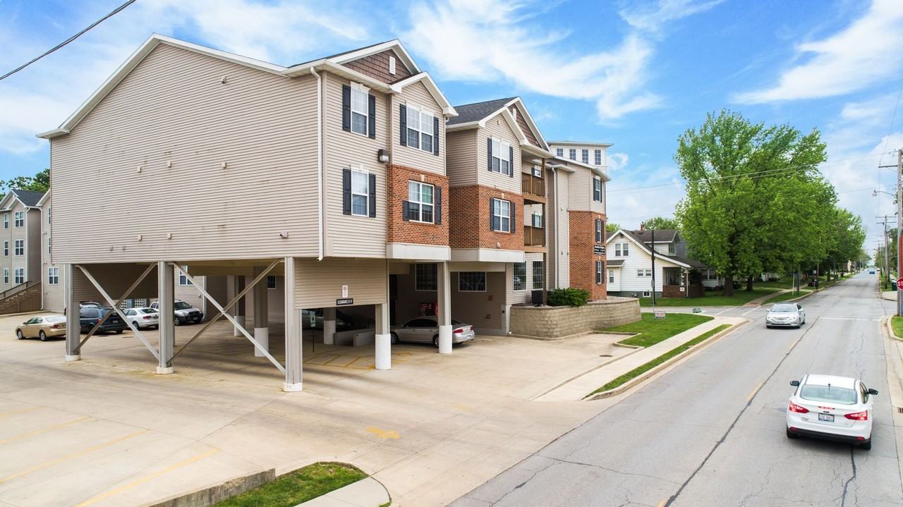 Brooklyn Heights Apartments - Photo 5 of 9