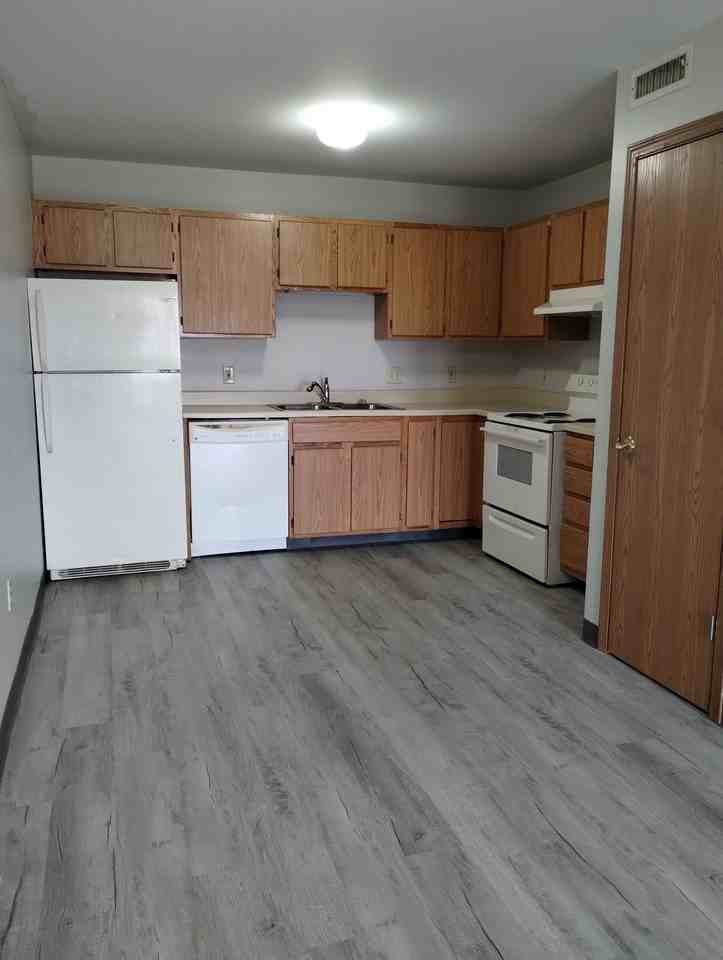 Century Estates Apartments - Photo 4 of 11