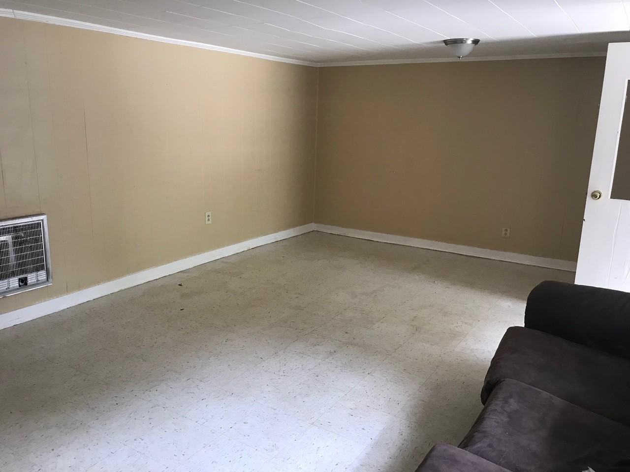 555 Transit Ave #4 - Photo 5 of 19