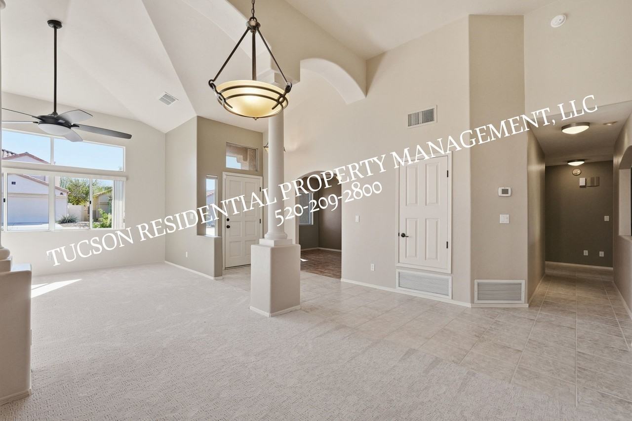 10845 N Eagle Eye Pl #1 - Photo 2 of 36